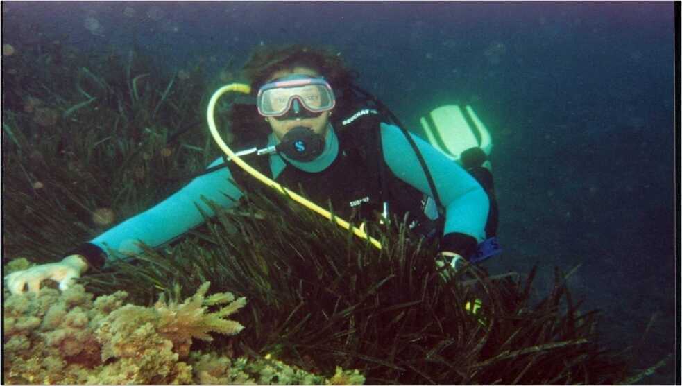 Foto der Taucherin Samia Balistrou unter Wasser.