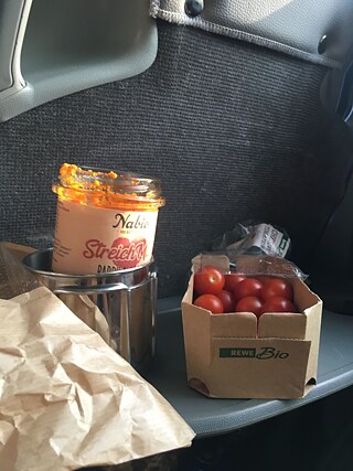 Unsere Snacks auf der ersten Etappe. Auf der letzten Etappe gab es dann Börek, Trockenfrüchte, Oliven und türkischen Honig © © Theresa Kulick Unsere Snacks auf der ersten Etappe