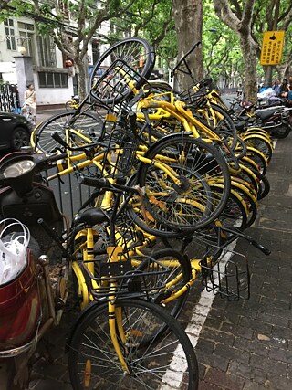 Stehend, liegend, gestapelt – OFOs findet man überall 