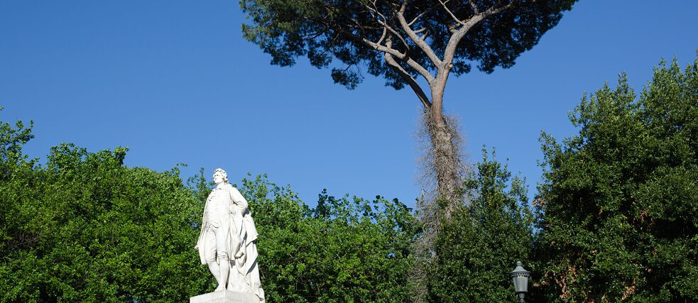 Паметник на Гьоте в парка „Вила Боргезе“ в Рим.