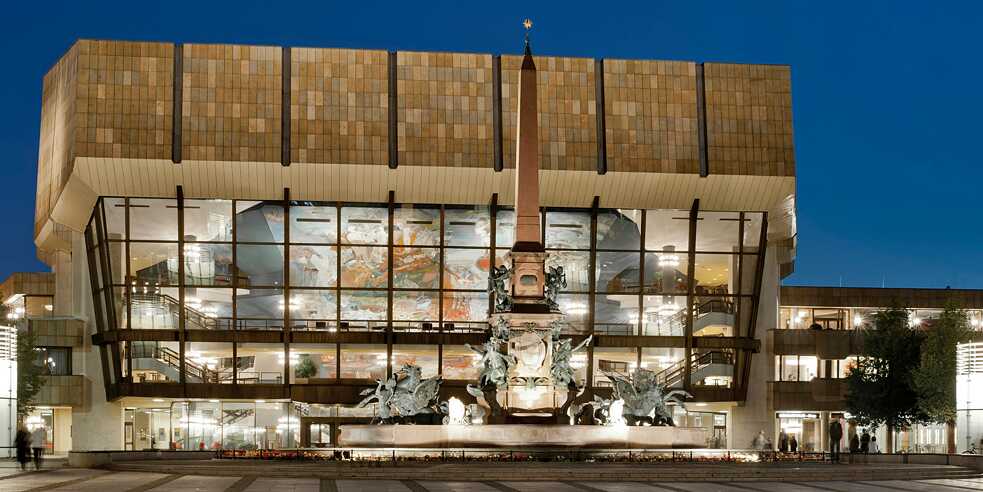 The city’s Gewandhaus is closed during the Corona pandemic and its orchestra is not playing either.