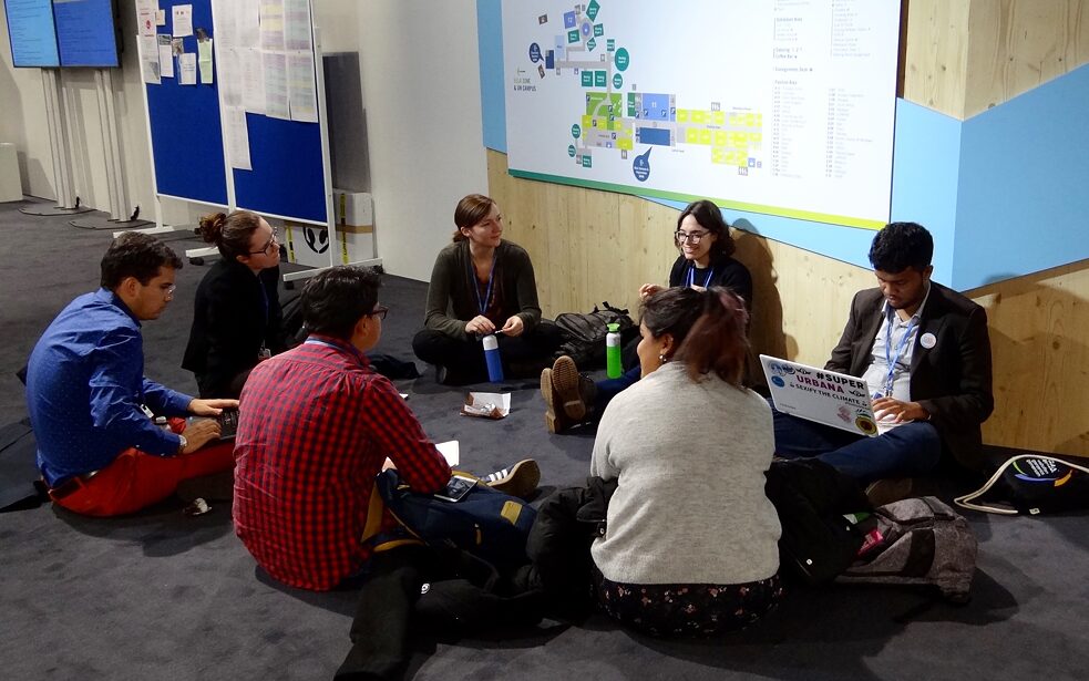 Odskočit si zachraňovat svět