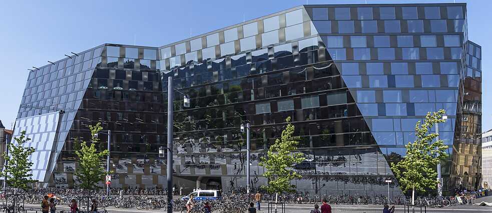 Die Universitätsbibliothek wird auch „Todesstern“ genannt.