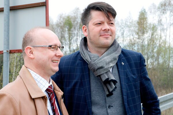 Der Zittauer Oberbürgermeister Thomas Zenker mit Wojciech Błasiak, seinem Amtskollegen aus dem polnischen Bogatynia