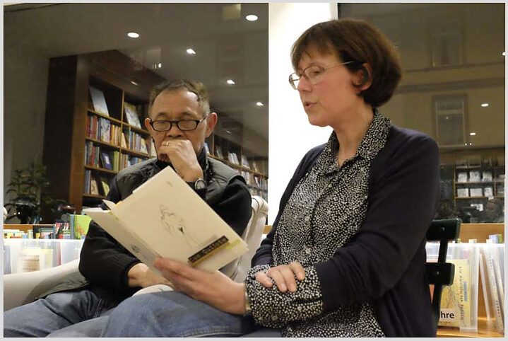 Membaca bersama Goenawan Mohammad, presentasi edisi puisi dwibahasa "Don Quixote", di sebuah acara selama Pameran Buku Frankfurt, 2015