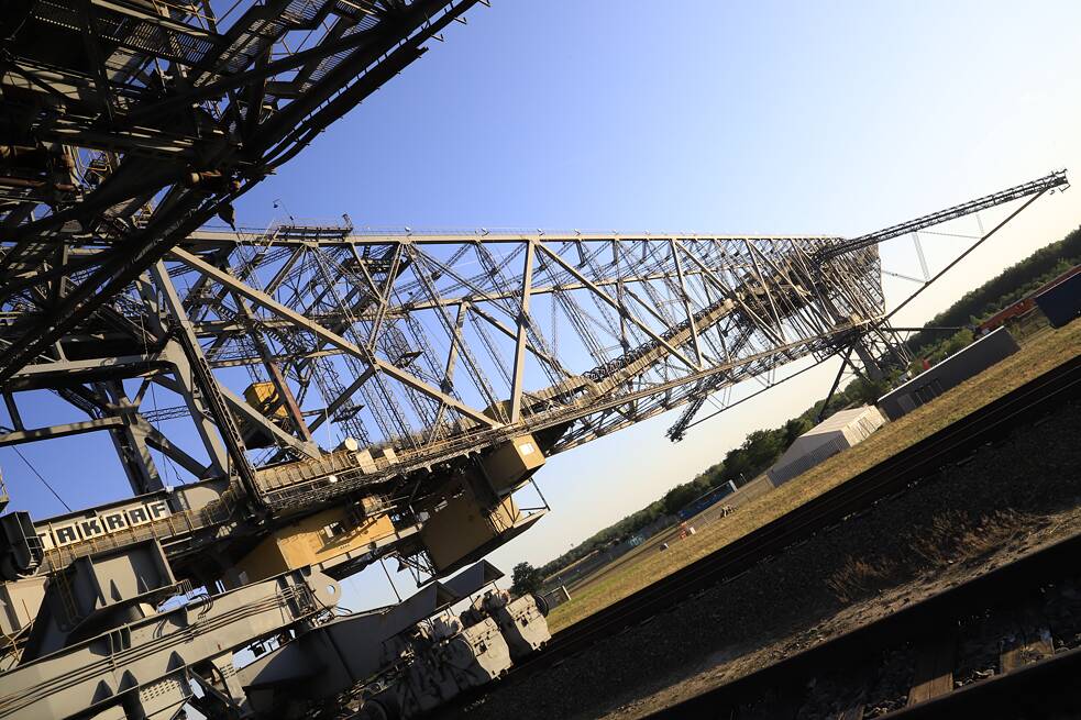 Abraumförderbrücke des Lausitzer Besucherbergwerks F60