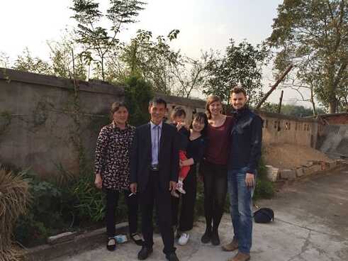 Gruppenfoto mit Yings Familie