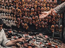 Schuhhändler auf dem Basar