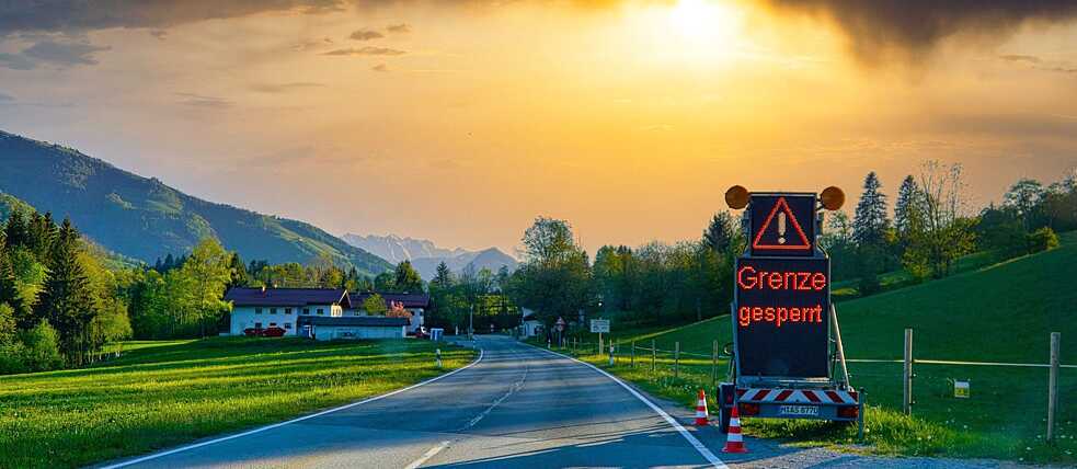Während des Lockdowns war die Grenze zwischen Österreich und Bayern zeitweise gesperrt. Wie wird sich die Corona-Krise in diesem Sommer auf unser Reiseverhalten auswirken?