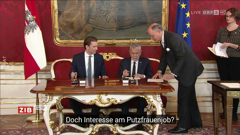 Screenshot: wrong subtitles at swearing-in ceremony of Austrian chancellor