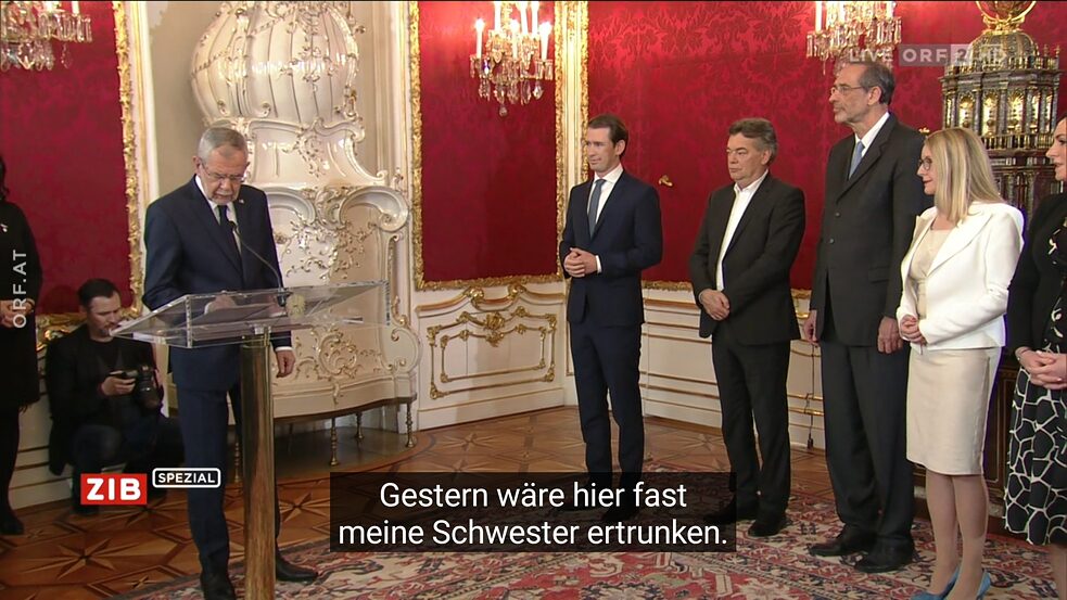 Screenshot: Falsche Untertitel bei der Übertragung der Vereidigungszeremonie des österreichischen Kanzlers