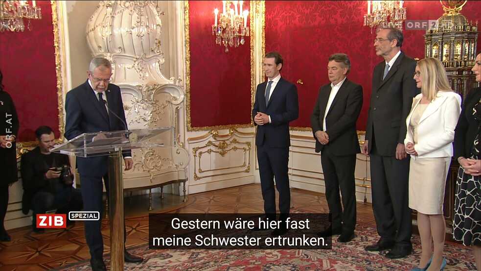 Screenshot: wrong subtitles at swearing-in ceremony of Austrian chancellor