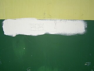 L’art subconscient de l’enlèvement des graffitis : Pas une œuvre de Rothko, mais plutôt une tentative de buffing. On ne la trouvera pas dans les musées ou les collections privées.