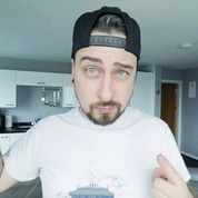 Das Bild zeigt Daniel Jones.