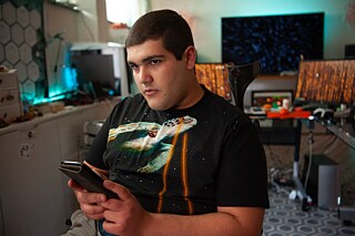 Standbild aus der Netflix Serie „How to sell Drugs Online (Fast)“