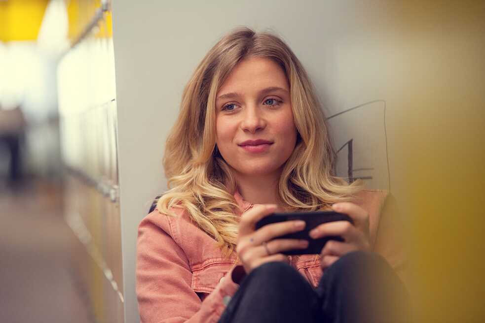 Standbild aus der Netflix Serie „How to sell Drugs Online (Fast)“