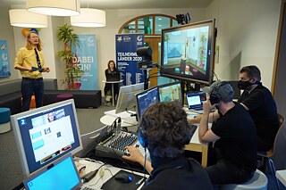 Live mit unserem Moderator und Entertainer Falk Töpfer