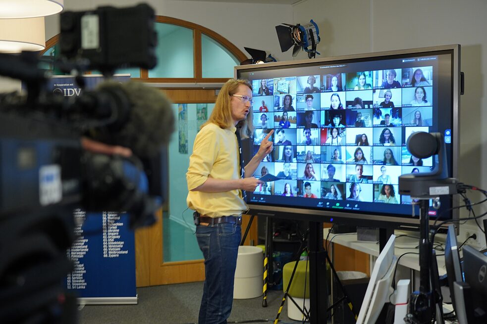 Live mit unserem Moderator und Entertainer Falk Töpfer