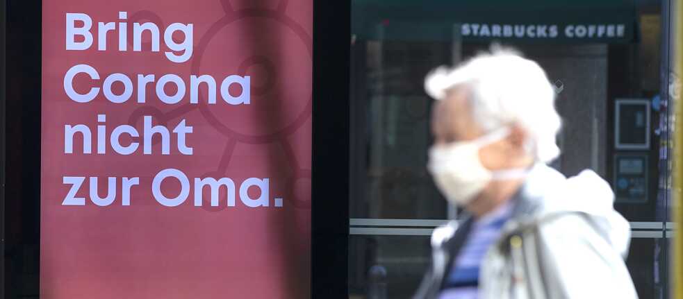 Über den Sinn und die Rechtmäßigkeit der Einschränkungen zur Eindämmung der Corona-Pandemie wird nach wie vor gestritten. 