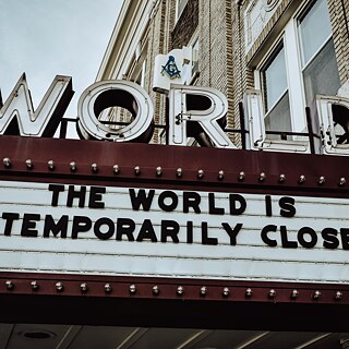 „The world is temporarily closed“: Die Corona-Pandemie hat zeitweise große Teile des gesellschaftlichen und wirtschaftlichen Lebens angehalten.