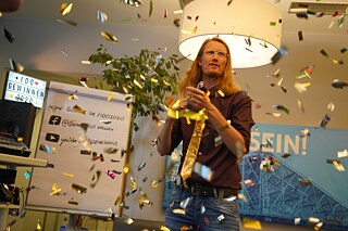 Abschluss IDO 2020 mit Falk und Konfettiregen