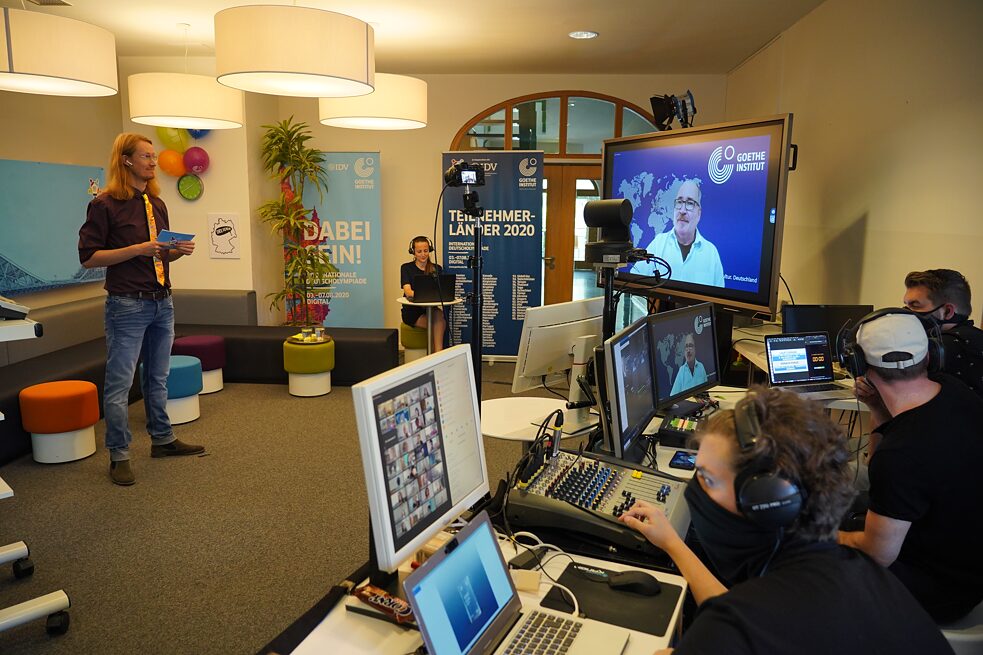Dr. Christoph Veldhues (Abteilungsleiter Sprache, Goethe-Institut) live bei der Preisverleihung