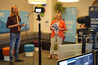 Dr. Dorothea Klenke-Gerdes (Leitung Goethe-Institut Dresden) live im Studio bei der Preisverleihung