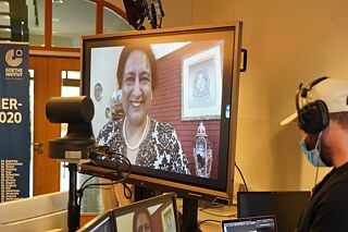 Puneet Kaur (Generalsekretärin, IDV) live bei der Preisverleihung