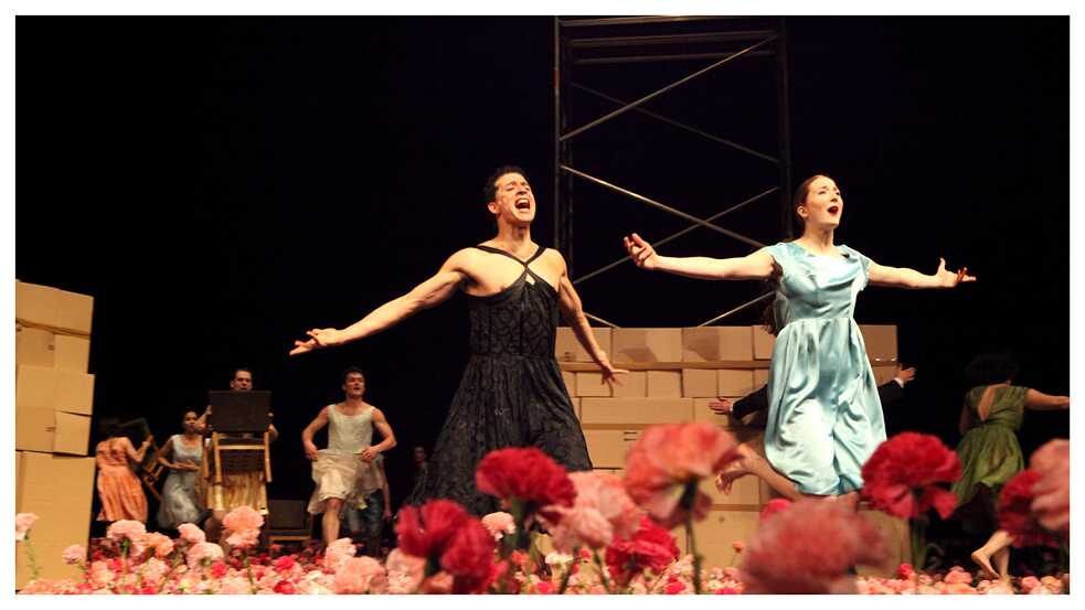 Performance of "Nelken" by Pina Bausch at the Tanztheater Wuppertal photographed by Ursula Kaufmann 