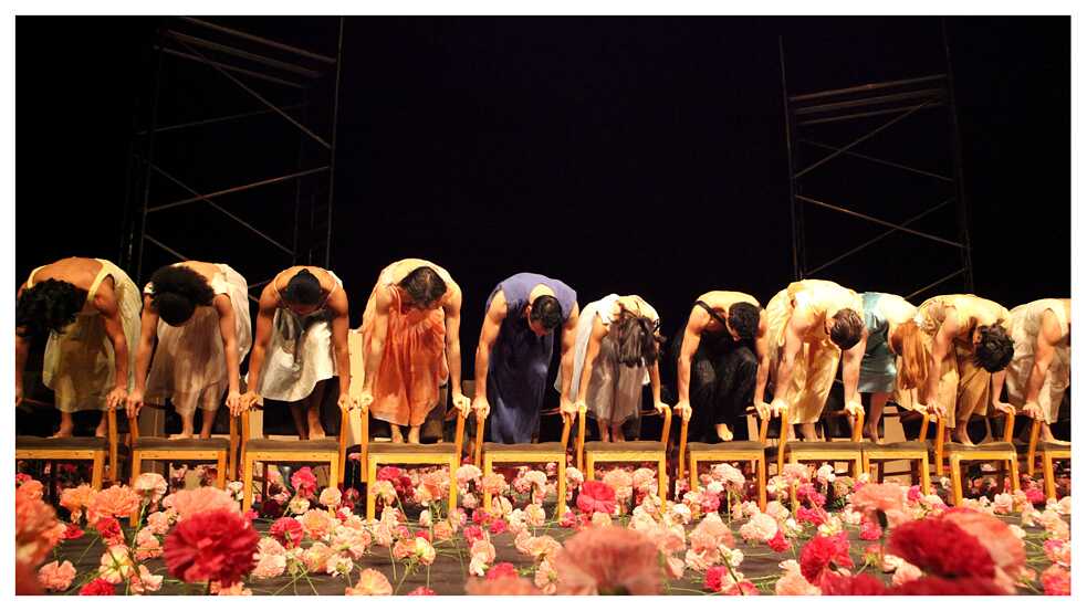 Performance of "Nelken" by Pina Bausch at the Tanztheater Wuppertal photographed by Ursula Kaufmann 