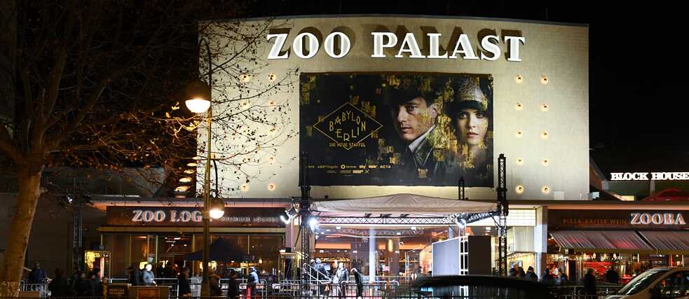 Kennt man große Premierenfeiern sonst nur von und für Kinofilme, setzte „Babylon Berlin“ auch hier neue Maßstäbe – die Veröffentlichung der dritten Staffel wurde Ende 2019 zünftig gefeiert. 