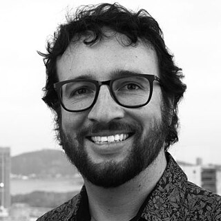  Marco Konopacki. Magíster en Ciencia Política por la Universidad Federal de Paraná (UFPR, Brasil)  y miembro del Centro de Investigaciones en Política e Internet de la Universidad Federal de Minas Gerais (UFMG, Brasil), Research Fellow en el The Governance Lab (New York University, EE. UU.) y Fulbright Humphrey Fellow en Políticas Públicas en la Syracuse University (EE. UU.).