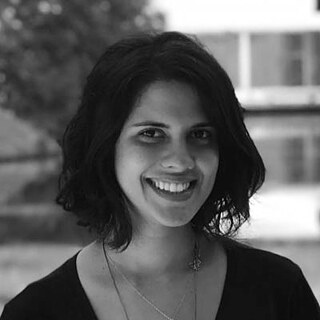  Maria Dominguez. Investigadora especializada en temas tales como gobierno abierto, transparencia pública y datos abiertos. Trabaja en Transparencia Internacional y en el Instituto Nacional de Ciencia & Tecnología en Democracia Digital – INCT.DD de Brasil.