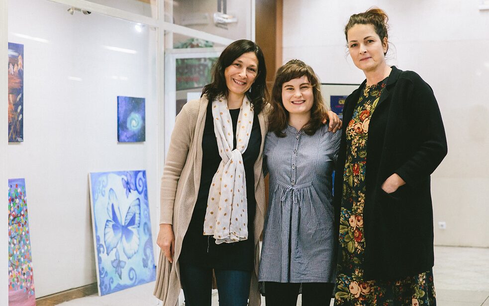 Valentína mit der Psychiaterin Martina Paulinyová und der Bloggerin und Autorin Gabina Weissová, die erfolgreich Bulimie und Anorexie überwand.