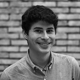  Andrés Azpúrua. Director de Venezuela Inteligente, una organización no gubernamental de defensa de los derechos en internet y promoción de tecnología cívica.