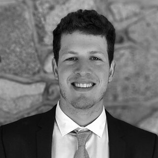  Ricardo Dahis. Alumno de doctorado en Economía en la Northwestern University, en San Diego, Estados Unidos, e investigador de temas vinculados con el desarrollo. En el año 2019 fundó el catálogo colaborativo virtual Base dos Dados.