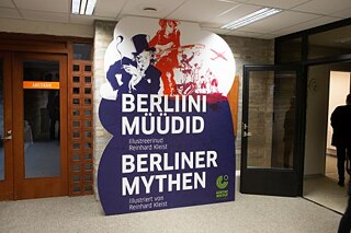 Die Plakatausstellung „Berliner Mythen“ in der Estnischen Nationalbibliothek