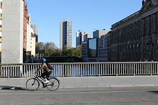 Fahrradfahrer in Berlin Mitte
