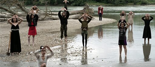 Gli appunti di Anna Azzori / Uno specchio che viaggia nel tempo