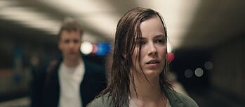 Julius Feldmeier, Saskia Rosendahl in "Mein Ende. Dein Anfang." (2019)