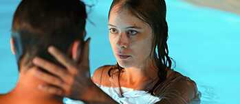  Jacob Matschenz, Paula Beer in "Undine" (2020)