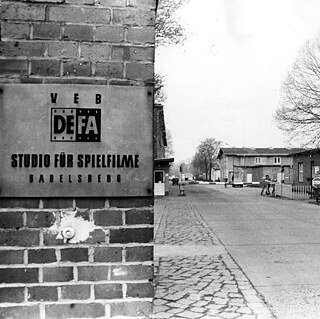 Eingangsbereich der Babelsberger Filmstudios in Potsdam: Zu DDR-Zeiten produzierte hier vor allem der volkseigene Betrieb DEFA, die Deutsche Film AG. 