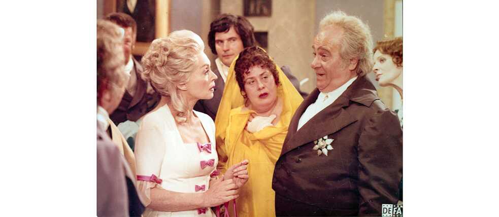 Film adaptations of literature were also part of the DEFA program: the actors Lilli Palmer and Martin Hellberg in “Lotte in Weimar”, a production based on the novel by Thomas Mann, which was filmed in 1974 and 1975 on original locations in the city of Weimar.