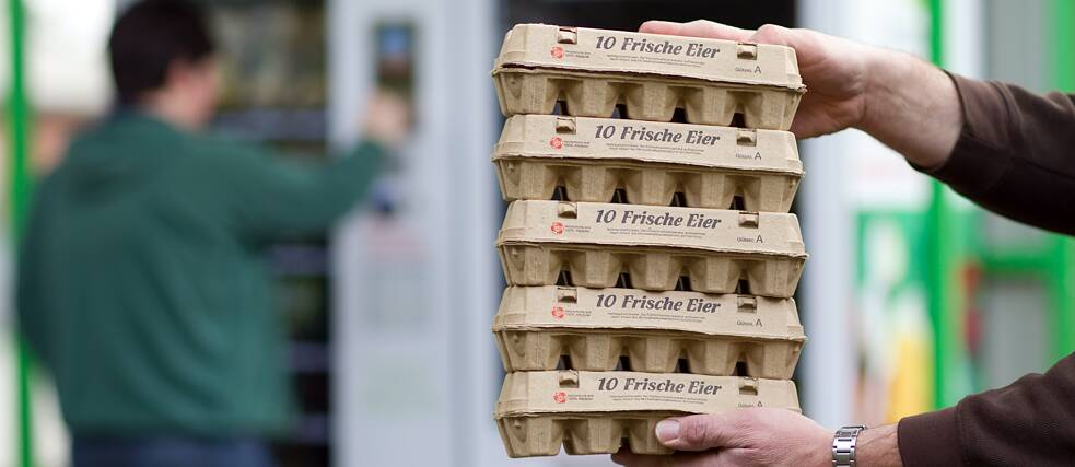 El principio de las máquinas vendedoras de alimentos funciona parecido: rellenadas por les agricultores de la región, les citadines encuentran ahí carne, leche, huevos, miel y hasta flores orgánicas. Directo del campo y al alcance de un botón, las 24 horas del día.