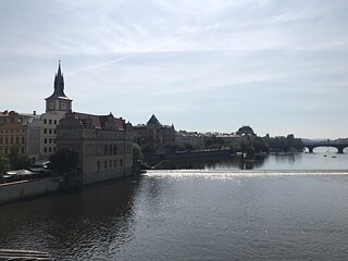Der Blick auf die Moldau von der Karlsbrücke aus