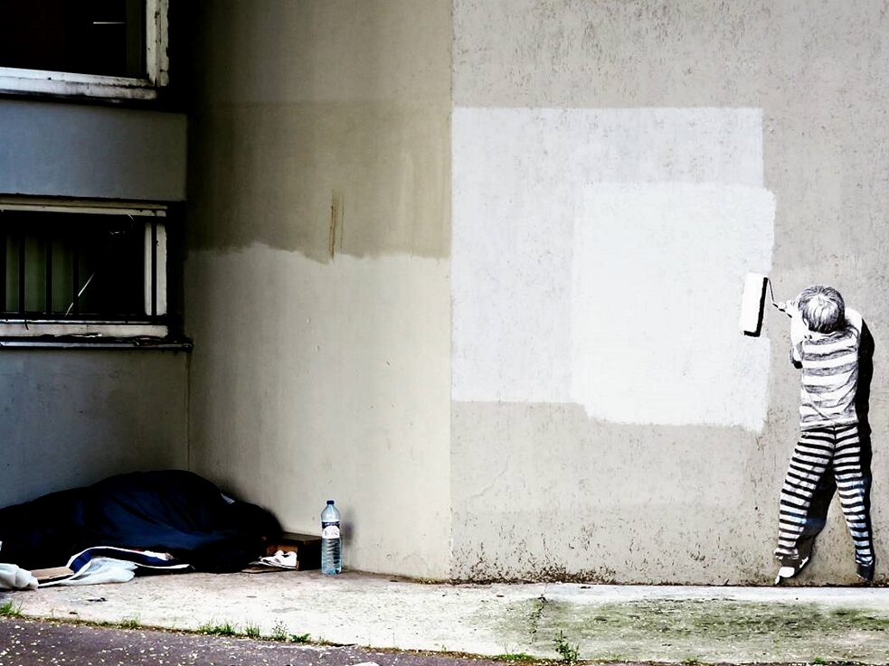 Street-Art-Kommentar „Man kann Armut nicht übermalen“ von Murmure, Paris 2017 