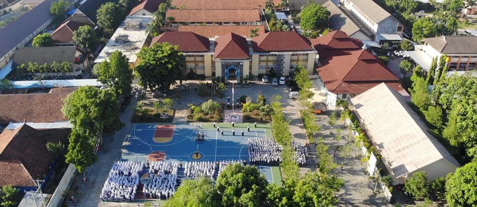 Schulgebäude der SMA N 3 Mataram