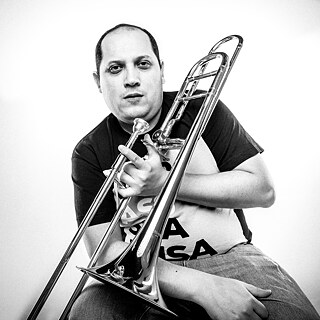 Roberto Diaz © © Roberto Diaz Roberto Diaz