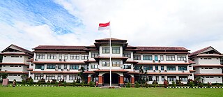 Bangunan SMA Dwiwarna Boarding School
