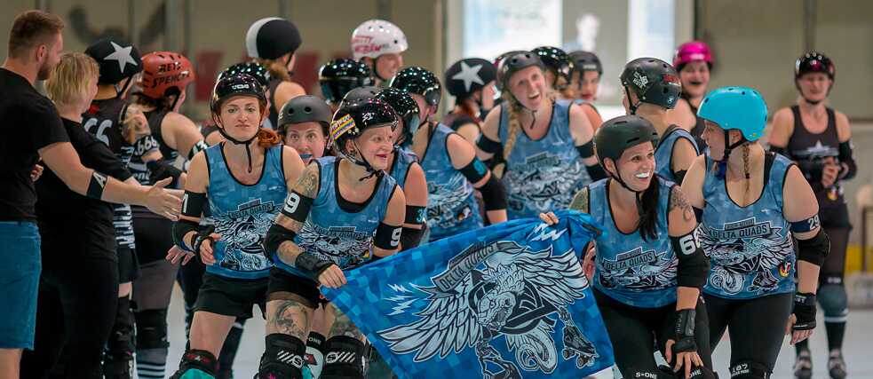 Großer Spaß und eine Zeitreise in die Achtziger: Die Mannheimer Roller-Derby-Frauenmannschaft „Rhein Neckar Derby Quads“.